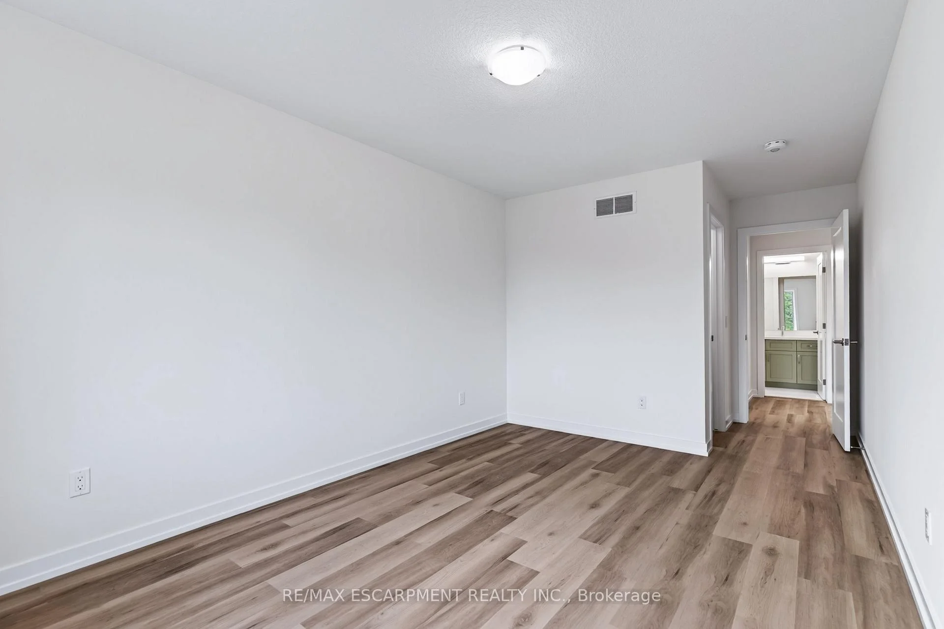 Photo 86 of 96 Valley Trail Place, Hamilton, Waterdown — HOMEH