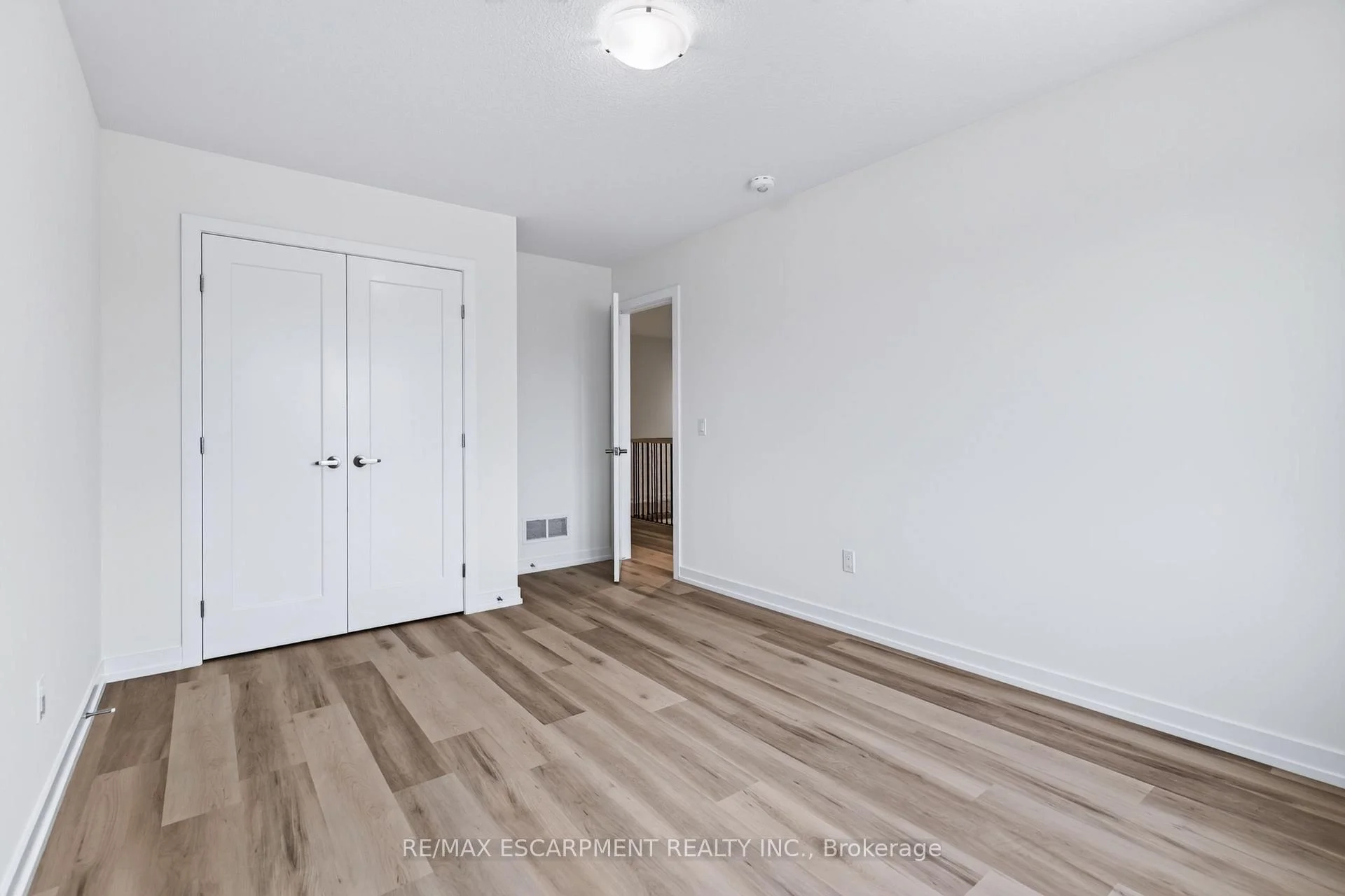 Photo 92 of 96 Valley Trail Place, Hamilton, Waterdown — HOMEH
