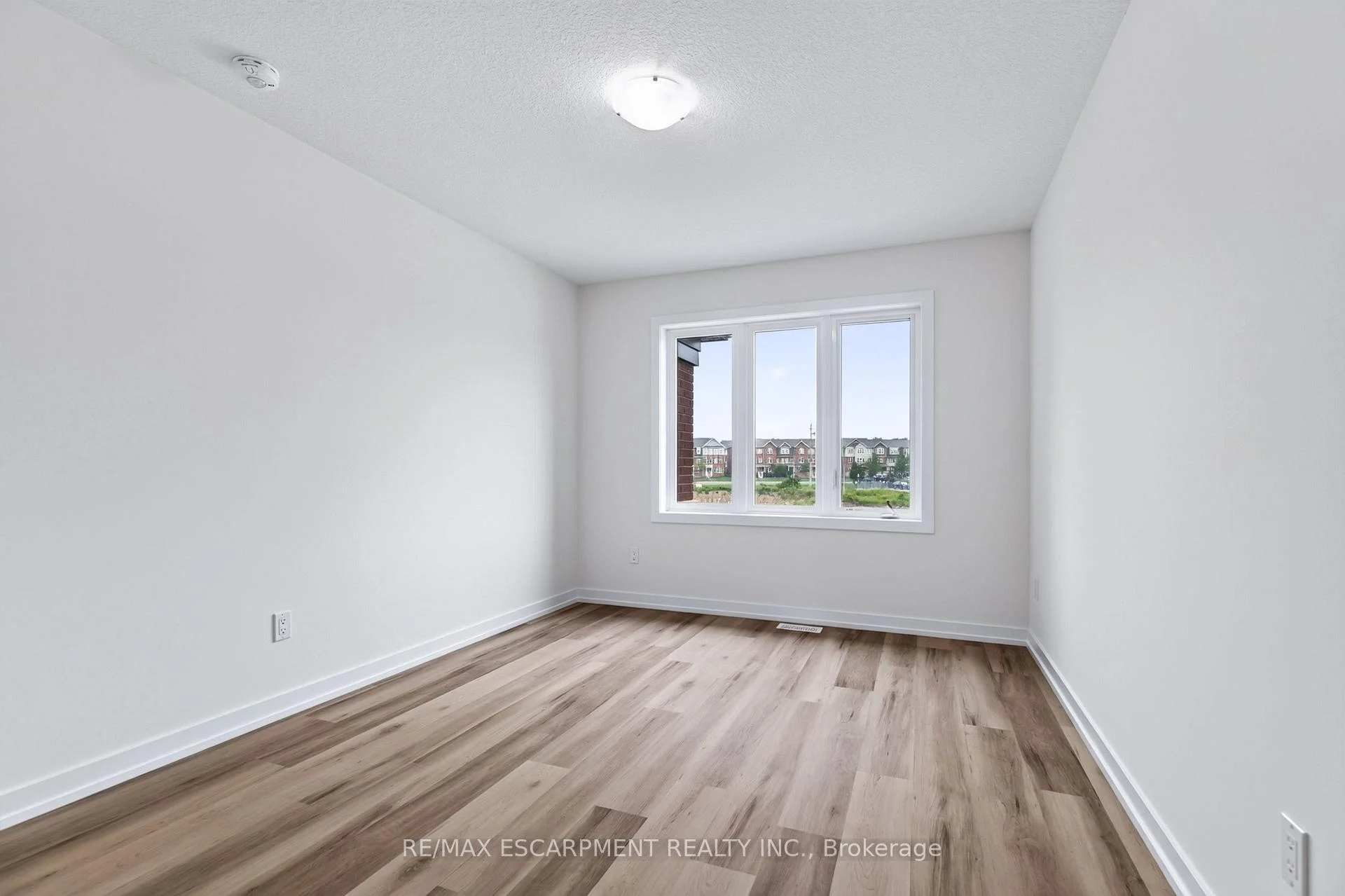 Photo 94 of 96 Valley Trail Place, Hamilton, Waterdown — HOMEH