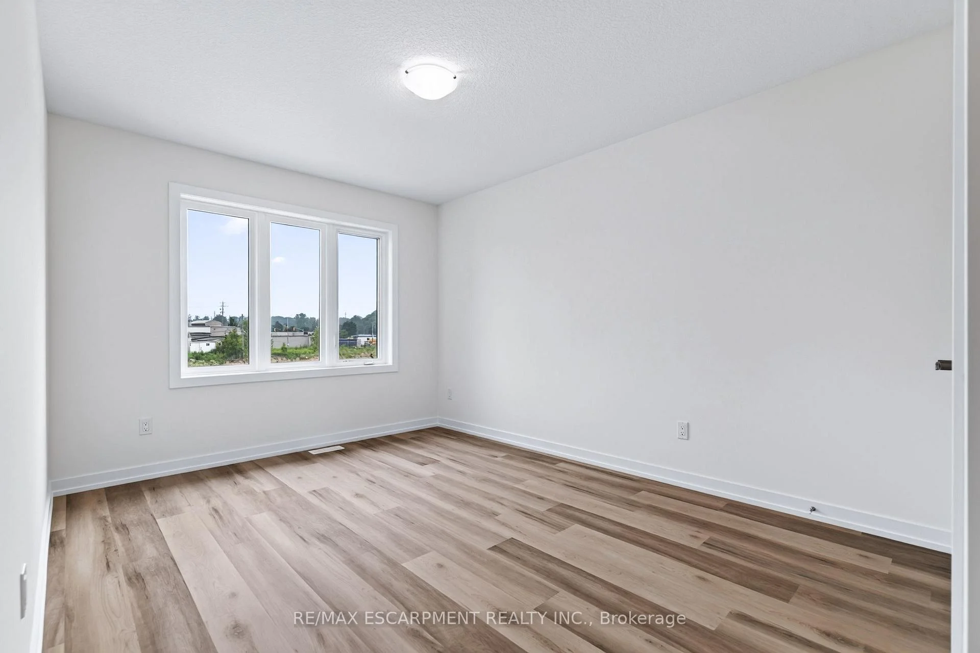 Photo 96 of 96 Valley Trail Place, Hamilton, Waterdown — HOMEH