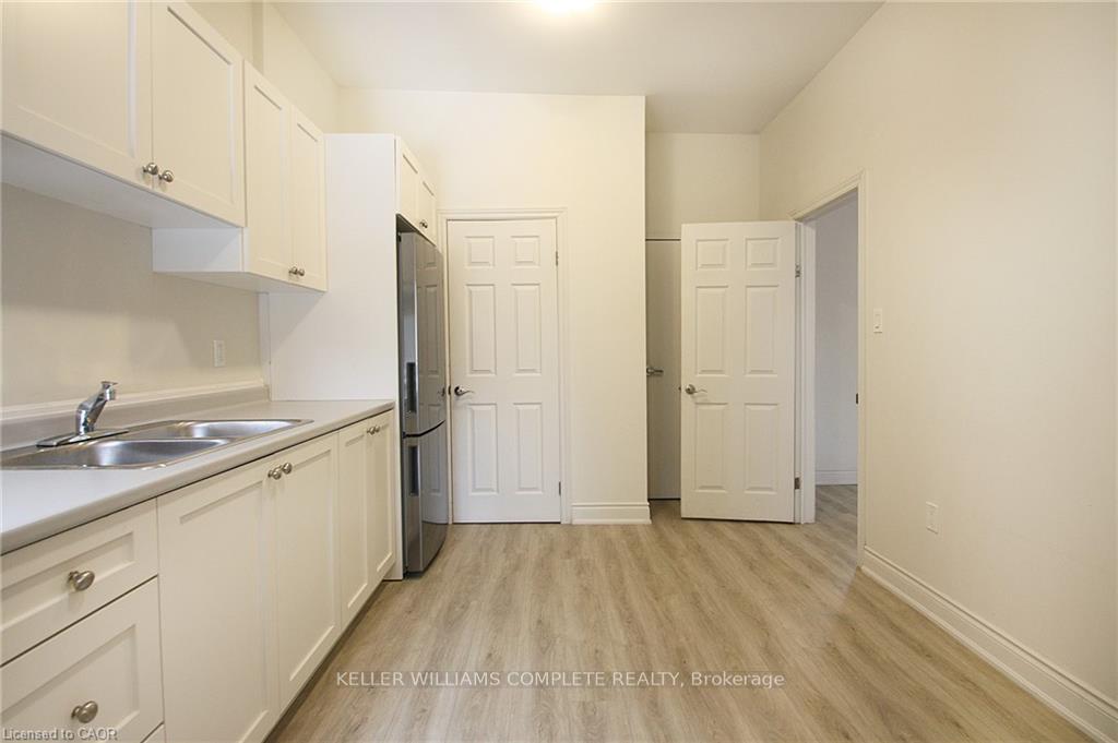 Photo 13 of 76 Wentworth Street S, Hamilton, Stinson — HOMEH