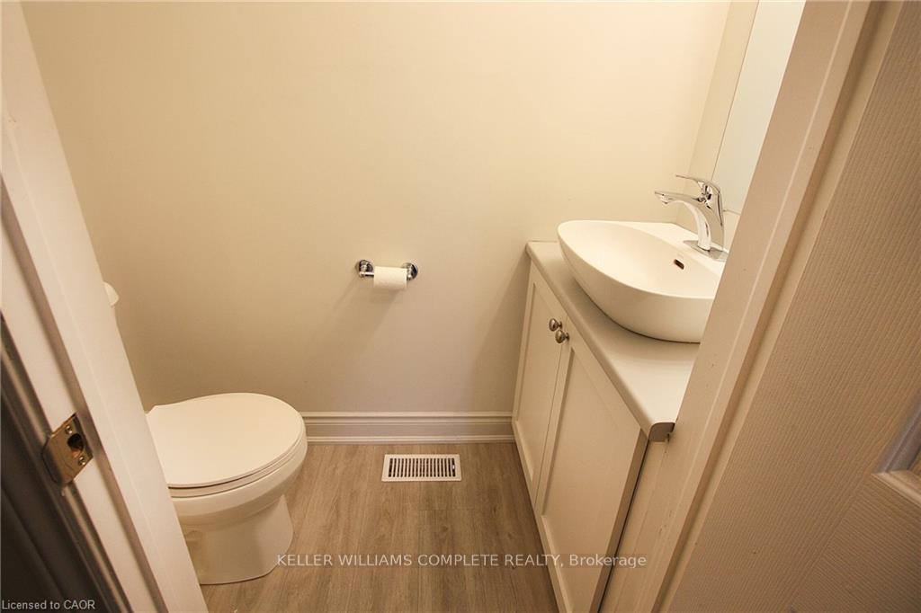 Photo 15 of 76 Wentworth Street S, Hamilton, Stinson — HOMEH