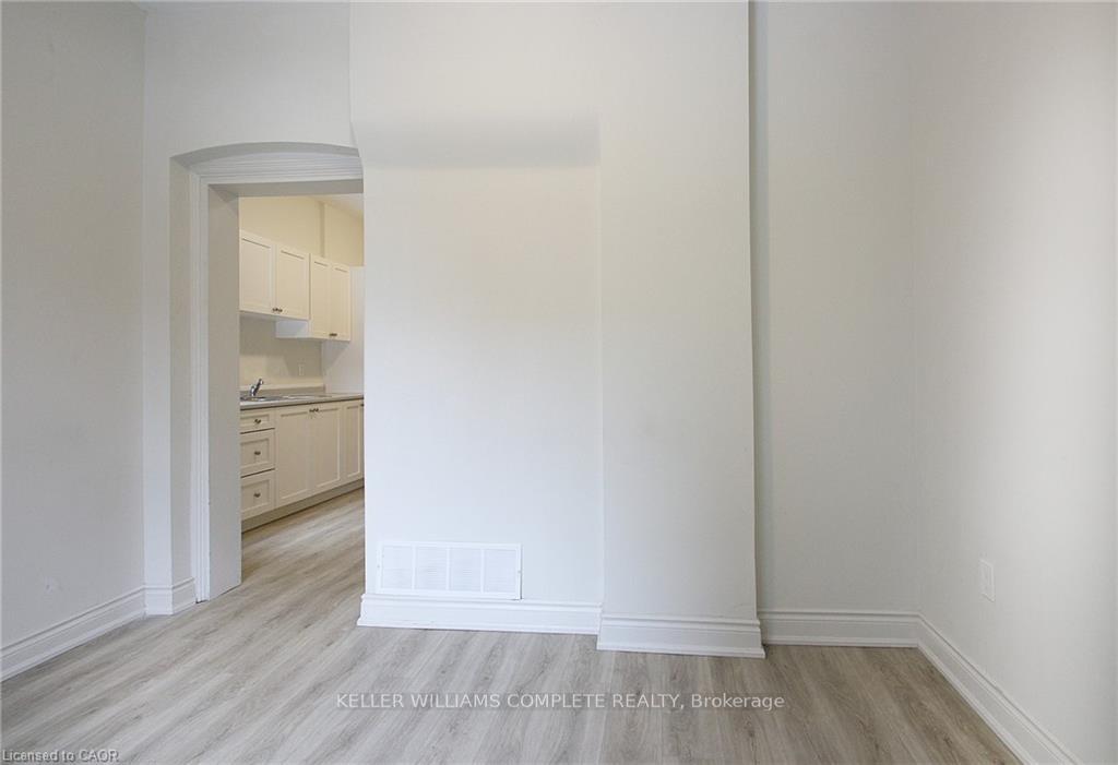 Photo 18 of 76 Wentworth Street S, Hamilton, Stinson — HOMEH
