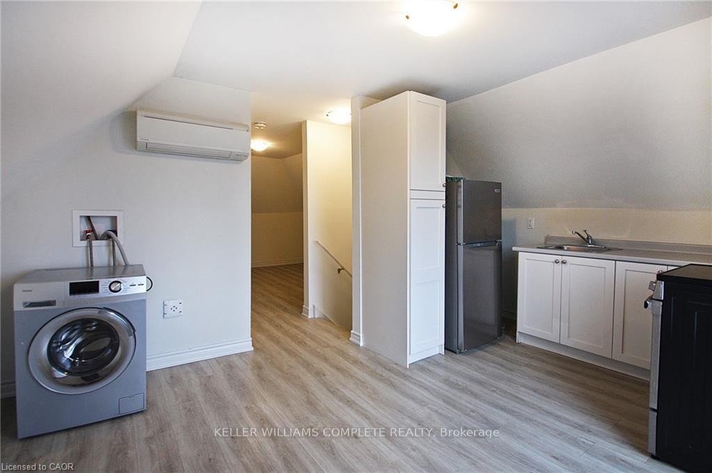 Photo 37 of 76 Wentworth Street S, Hamilton, Stinson — HOMEH