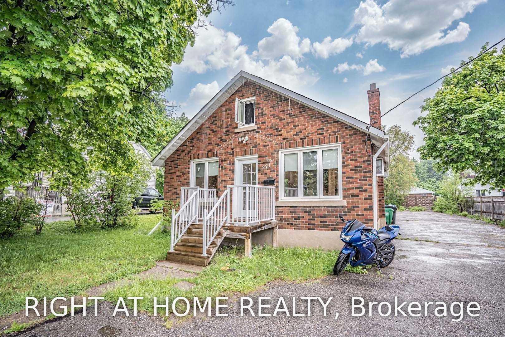 Photo 1 of 271 Queen Street, Brampton, Queen Street Corridor — HOMEH