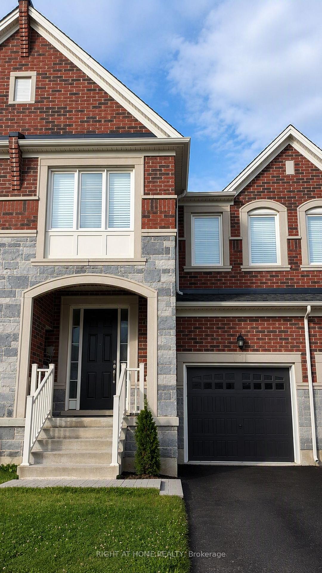 Photo 1 of 7 Little Britain Crescent, Brampton, Bram West — HOMEH