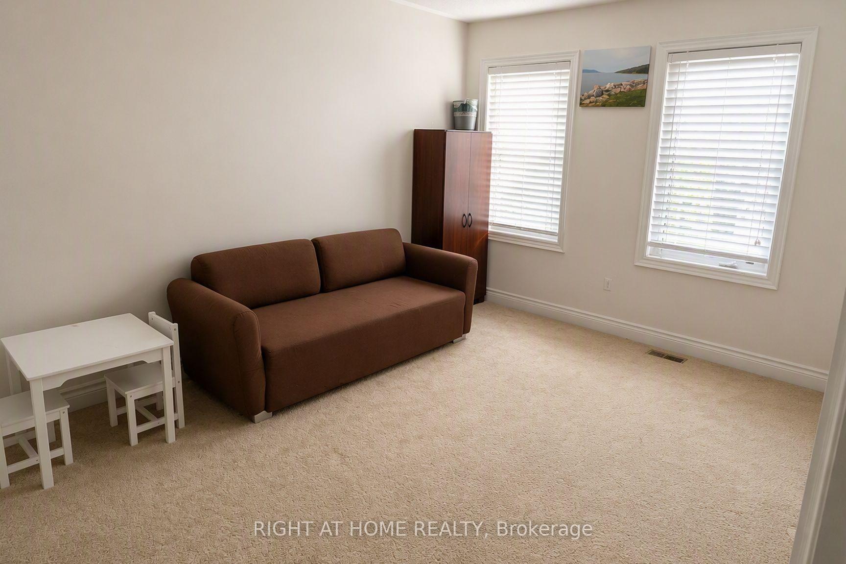 Photo 6 of 7 Little Britain Crescent, Brampton, Bram West — HOMEH