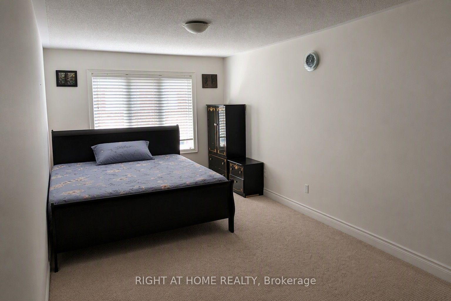 Photo 9 of 7 Little Britain Crescent, Brampton, Bram West — HOMEH