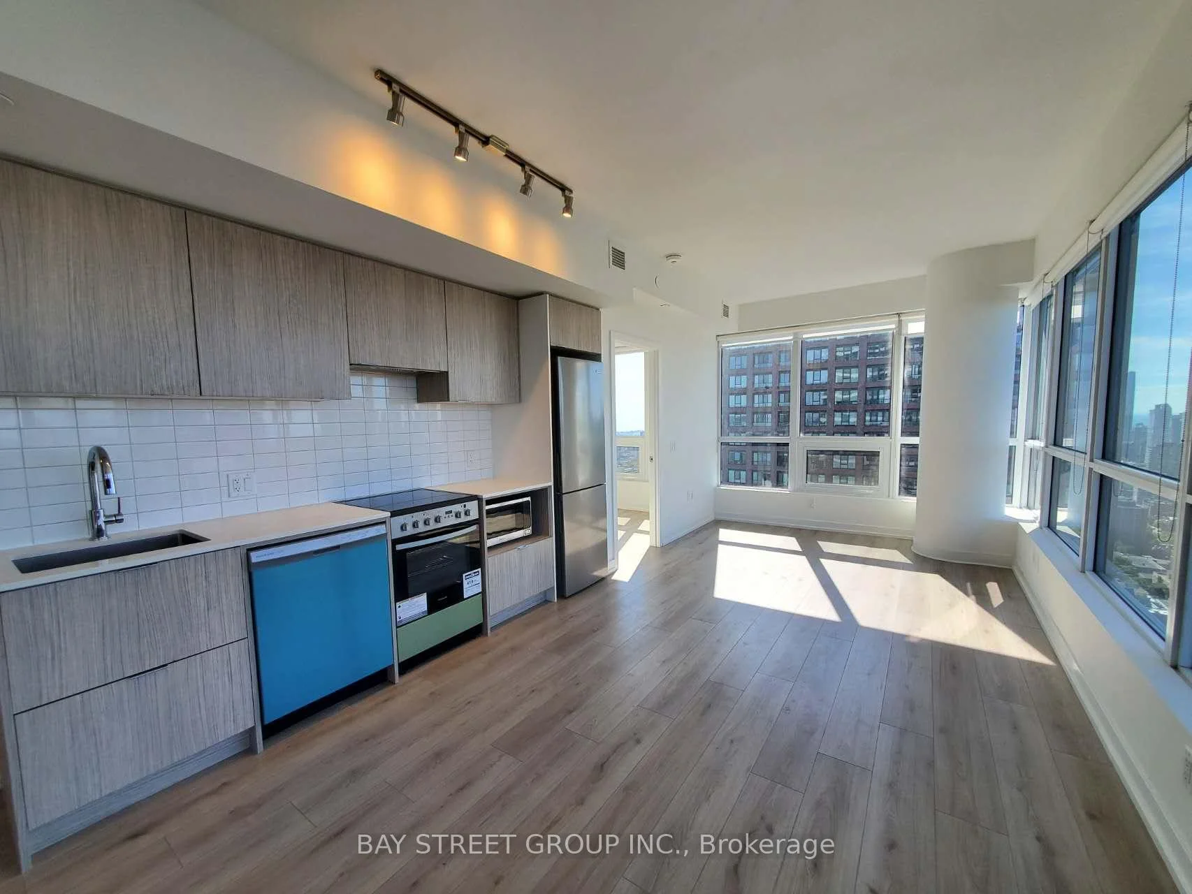 Photo 9 of Unit 4702, 395 Bloor Street E, Toronto, North St. James Town — HOMEH