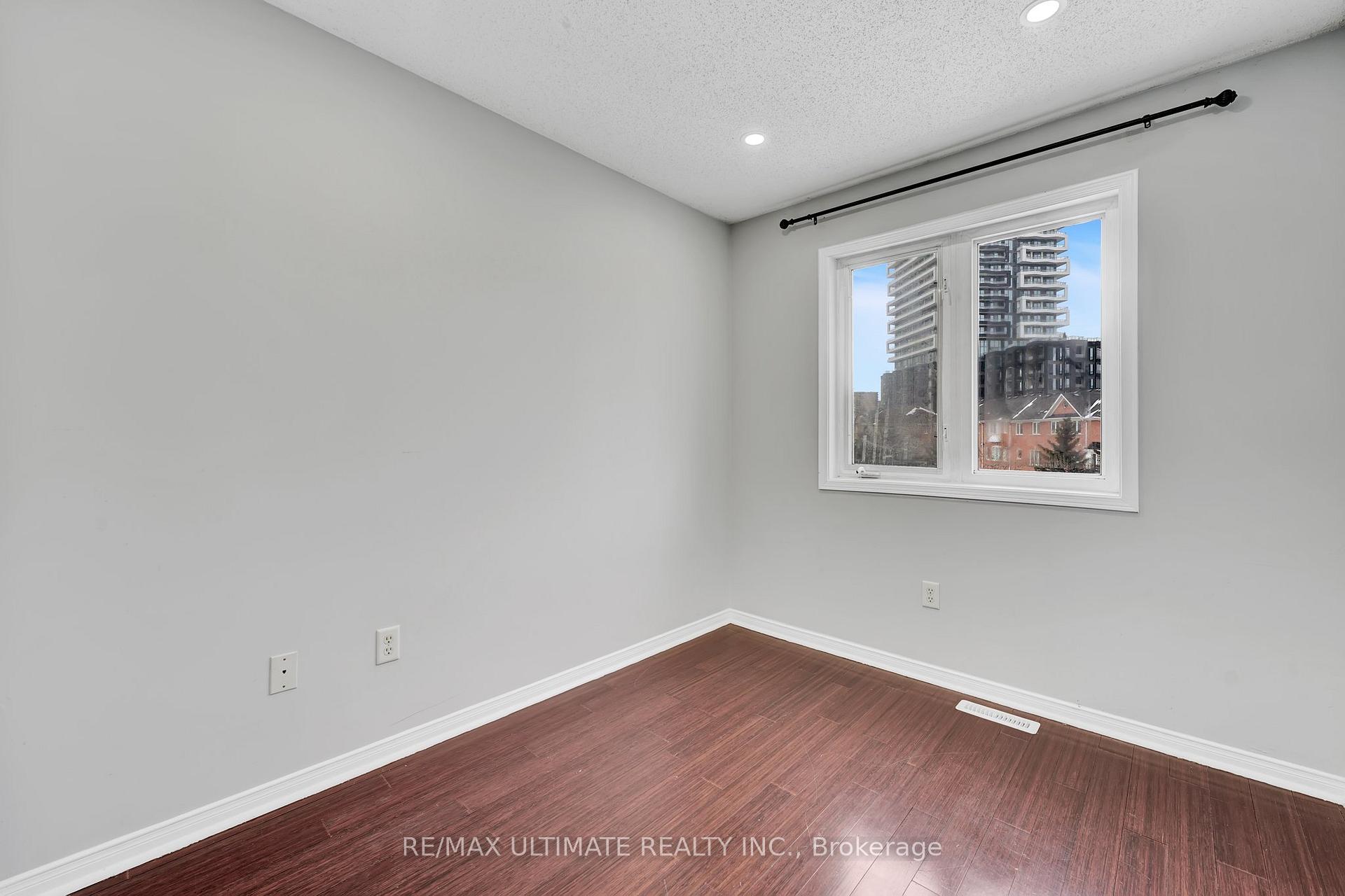 Photo 26 of 73 Bernard Avenue, Brampton, Fletcher's Creek South — HOMEH