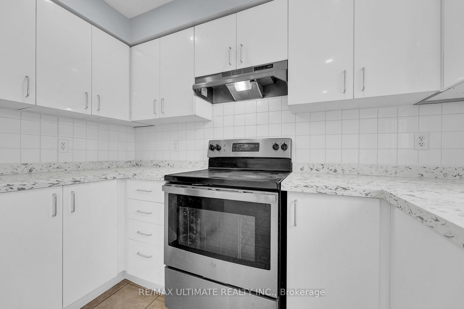 Photo 30 of 73 Bernard Avenue, Brampton, Fletcher's Creek South — HOMEH