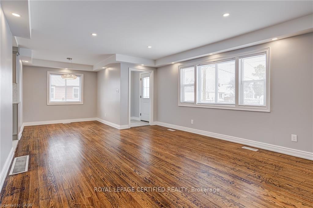 Photo 3 of 54 Duncombe Drive, Hamilton, Hill Park — HOMEH