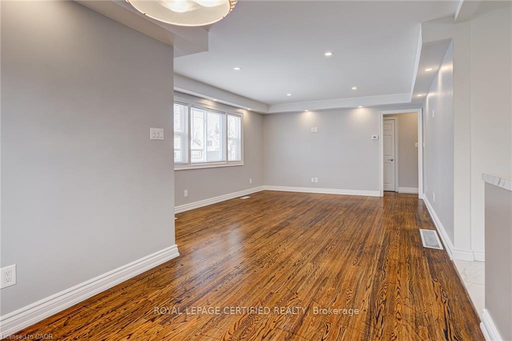 Photo 7 of 54 Duncombe Drive, Hamilton, Hill Park — HOMEH