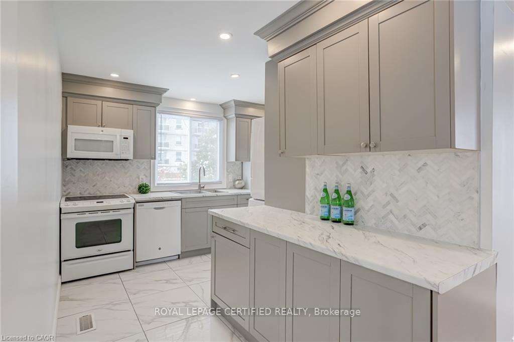Photo 8 of 54 Duncombe Drive, Hamilton, Hill Park — HOMEH