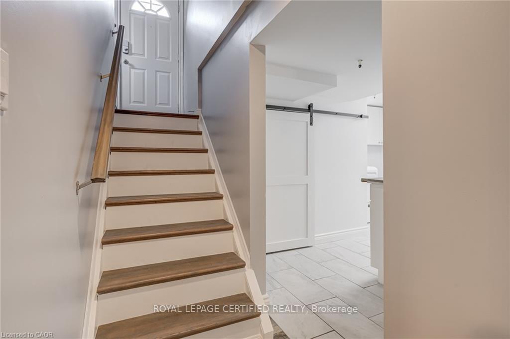 Photo 21 of 54 Duncombe Drive, Hamilton, Hill Park — HOMEH
