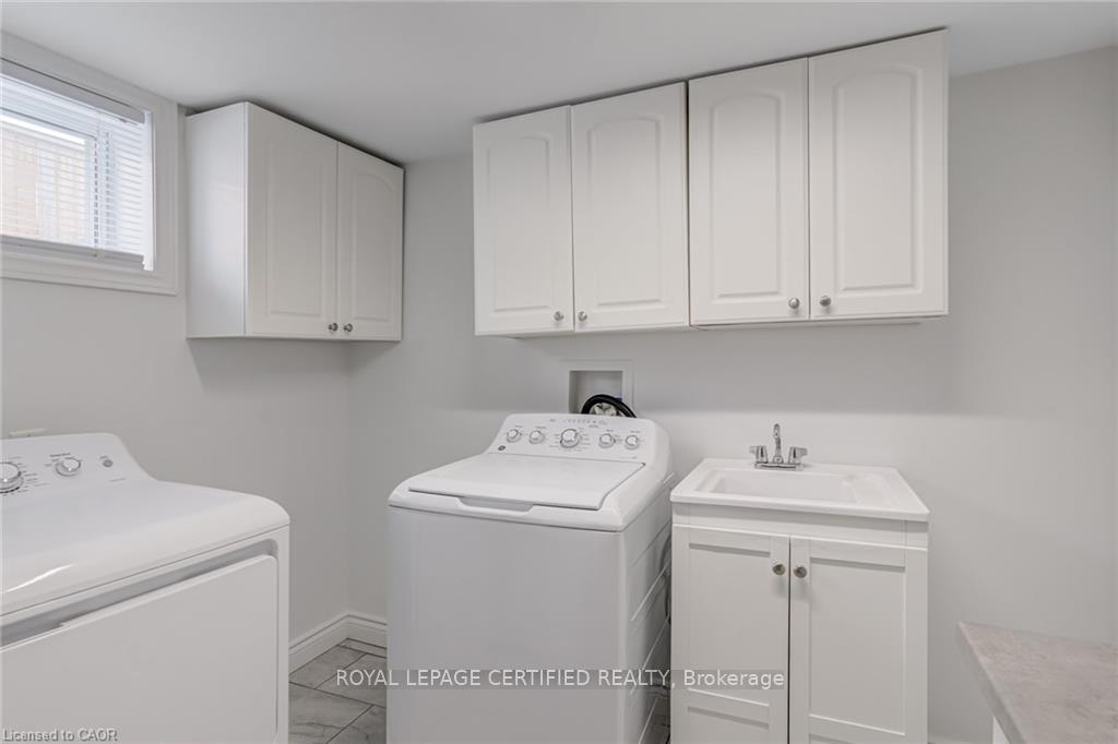 Photo 23 of 54 Duncombe Drive, Hamilton, Hill Park — HOMEH