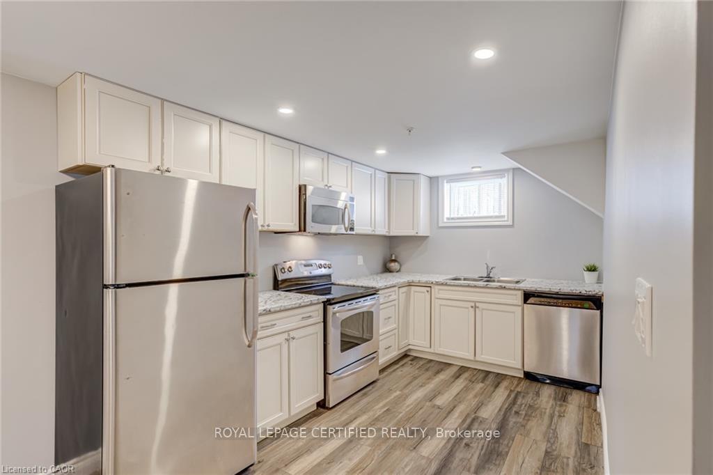 Photo 28 of 54 Duncombe Drive, Hamilton, Hill Park — HOMEH