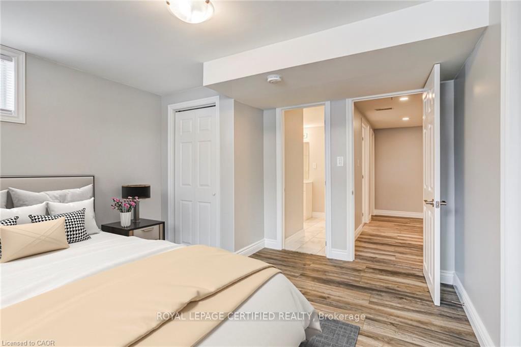 Photo 33 of 54 Duncombe Drive, Hamilton, Hill Park — HOMEH