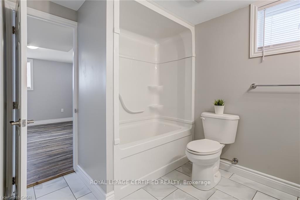 Photo 36 of 54 Duncombe Drive, Hamilton, Hill Park — HOMEH
