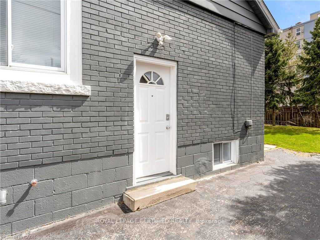 Photo 39 of 54 Duncombe Drive, Hamilton, Hill Park — HOMEH
