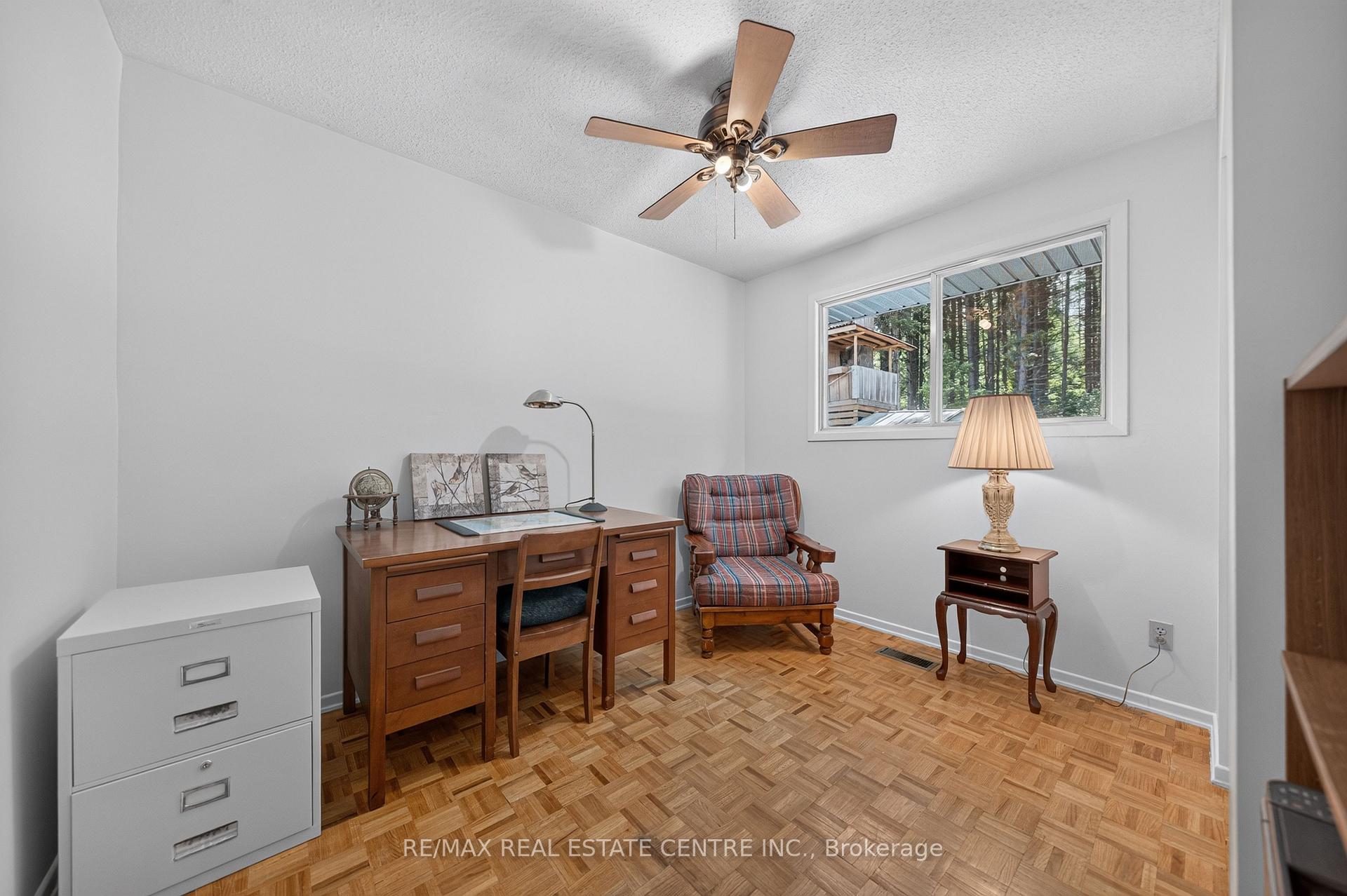 Photo 18 of 120 Arrowhead Crescent, Kitchener, Pioneer Park — HOMEH