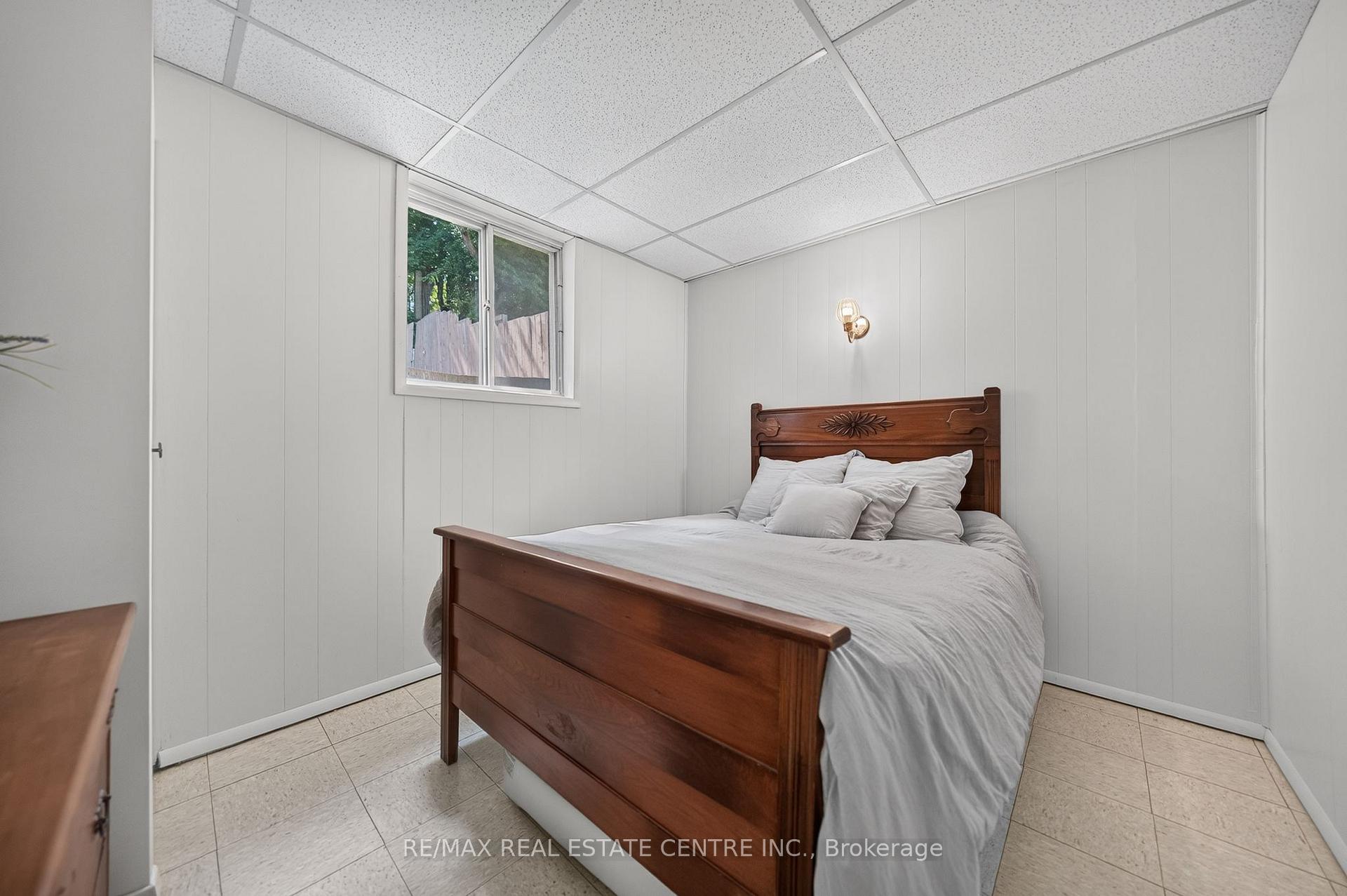 Photo 32 of 120 Arrowhead Crescent, Kitchener, Pioneer Park — HOMEH