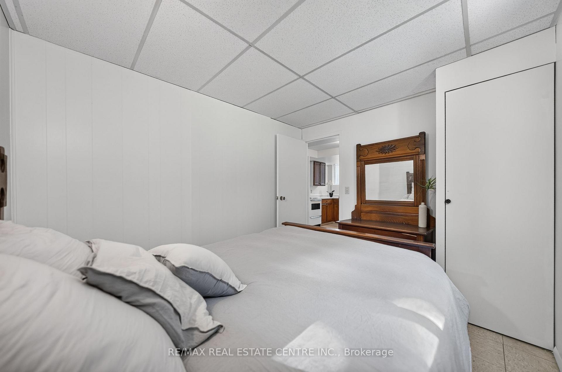 Photo 33 of 120 Arrowhead Crescent, Kitchener, Pioneer Park — HOMEH