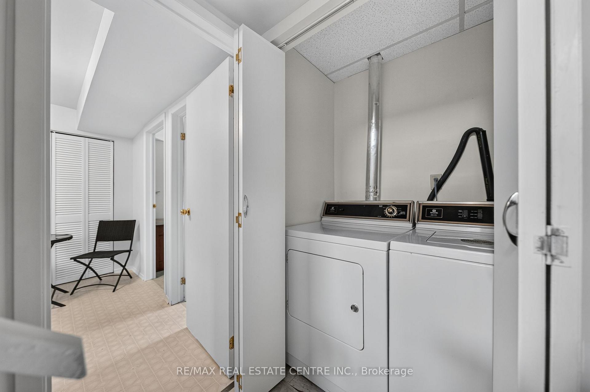 Photo 36 of 120 Arrowhead Crescent, Kitchener, Pioneer Park — HOMEH