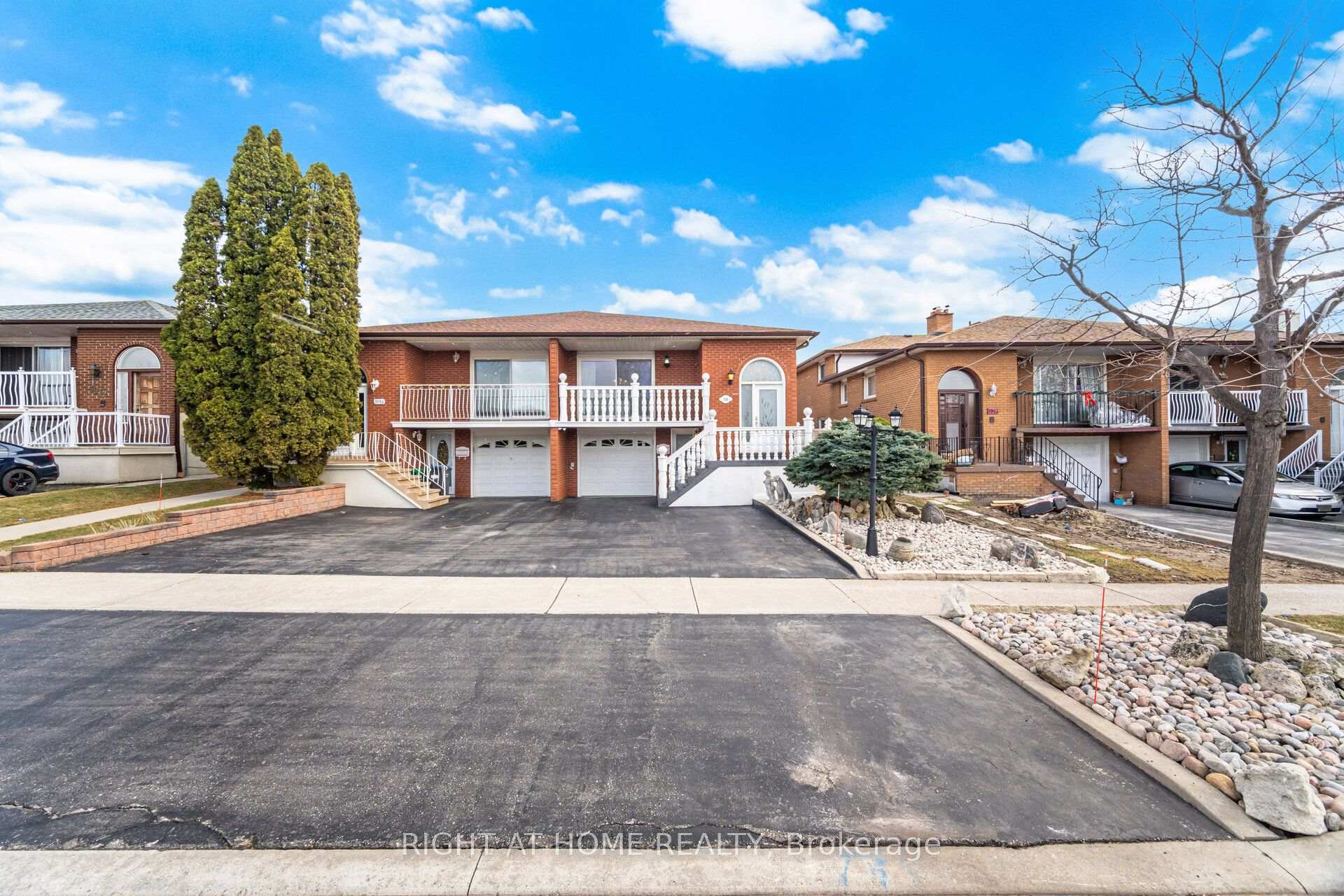 Photo 2 of 3938 Midhurst Lane, Mississauga, Rathwood — HOMEH
