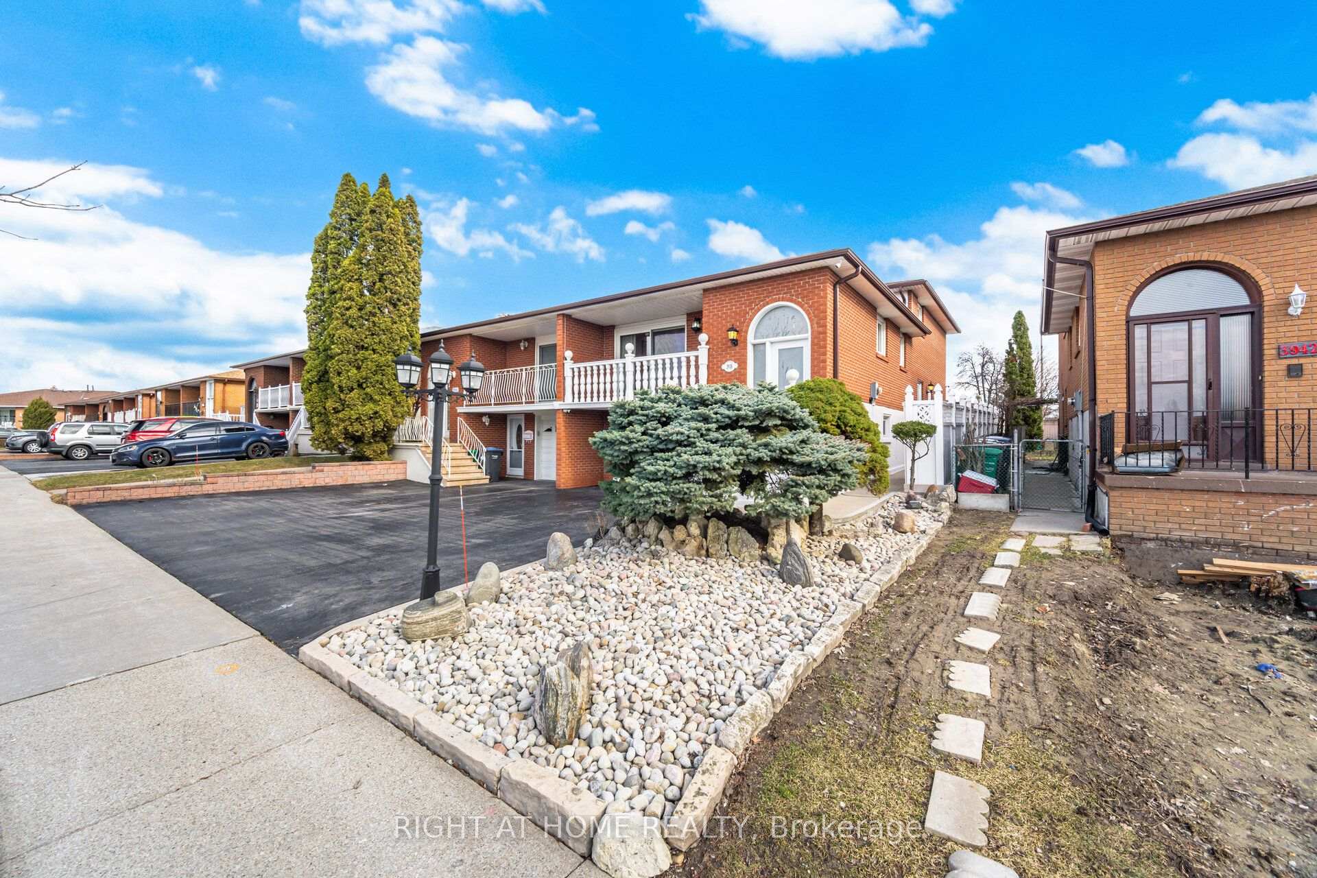 Photo 3 of 3938 Midhurst Lane, Mississauga, Rathwood — HOMEH