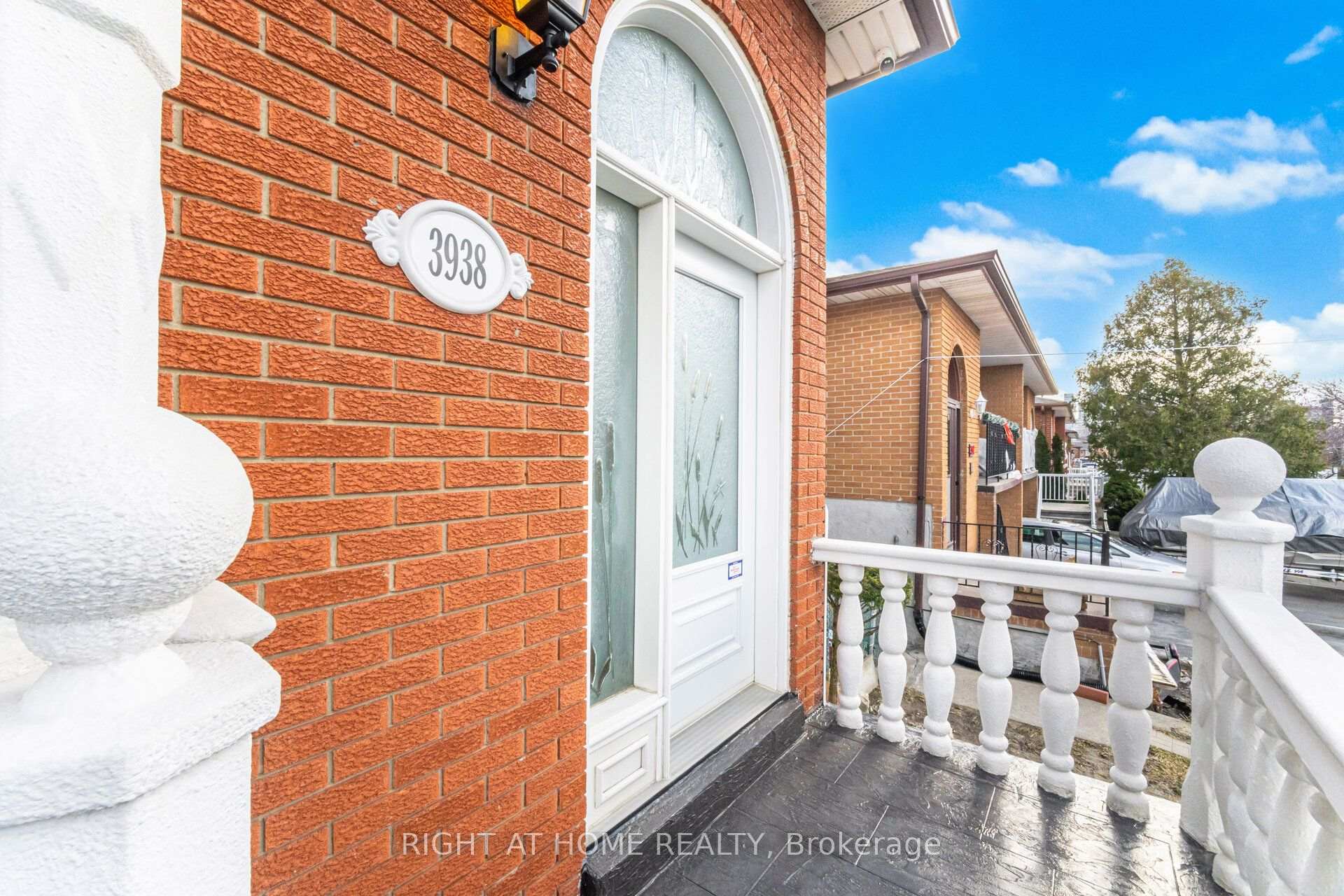 Photo 4 of 3938 Midhurst Lane, Mississauga, Rathwood — HOMEH