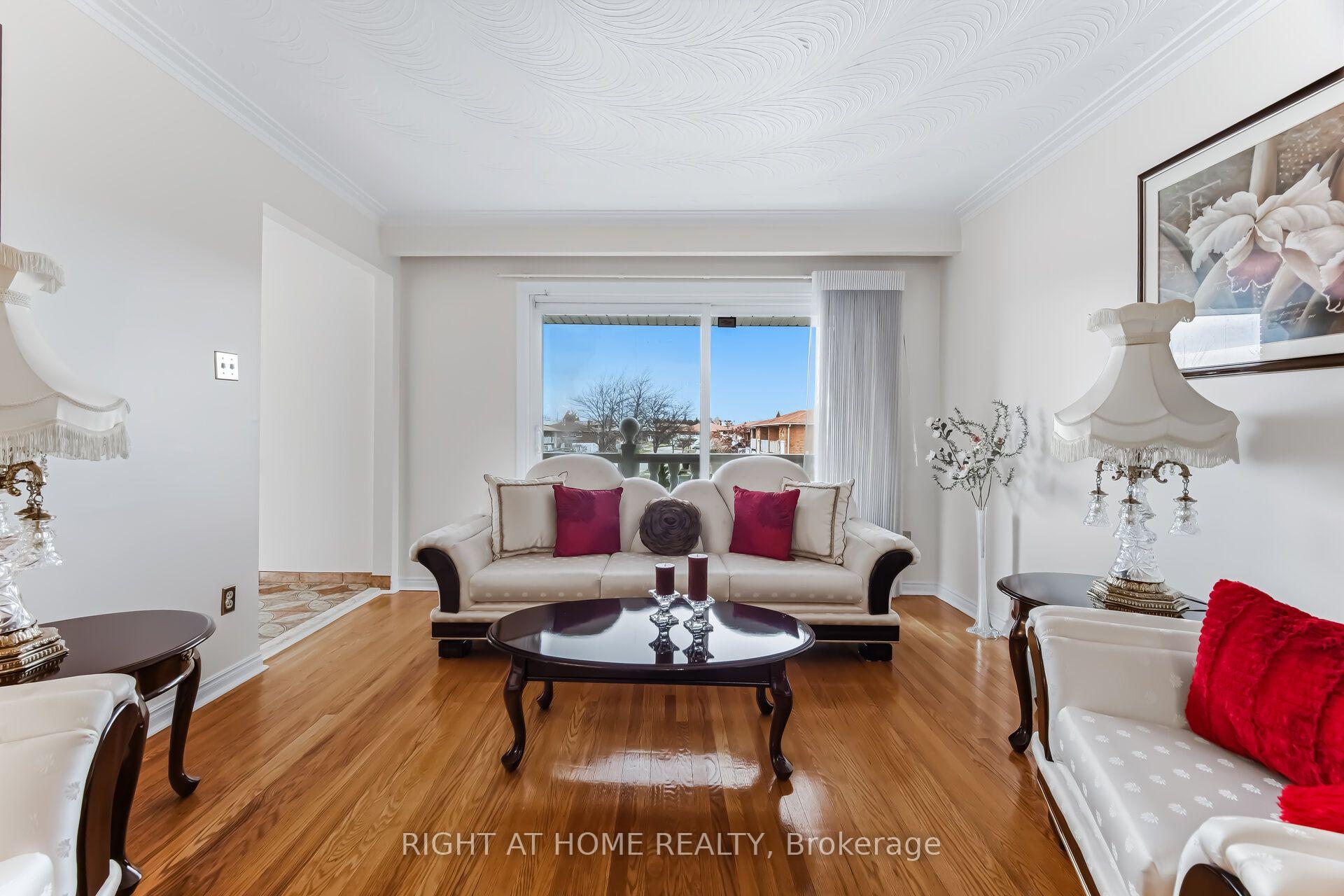 Photo 8 of 3938 Midhurst Lane, Mississauga, Rathwood — HOMEH