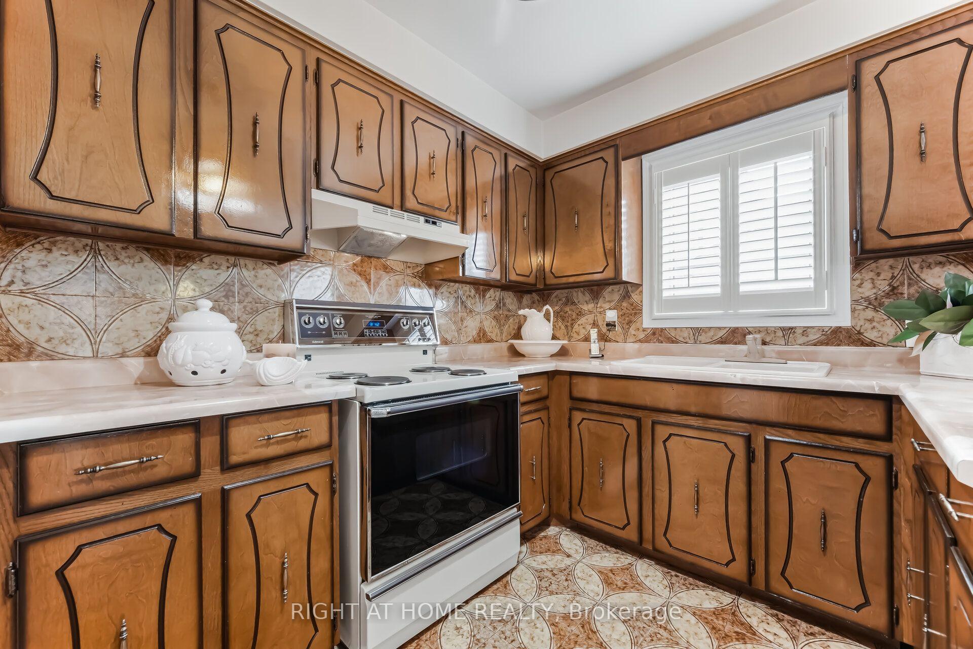 Photo 11 of 3938 Midhurst Lane, Mississauga, Rathwood — HOMEH