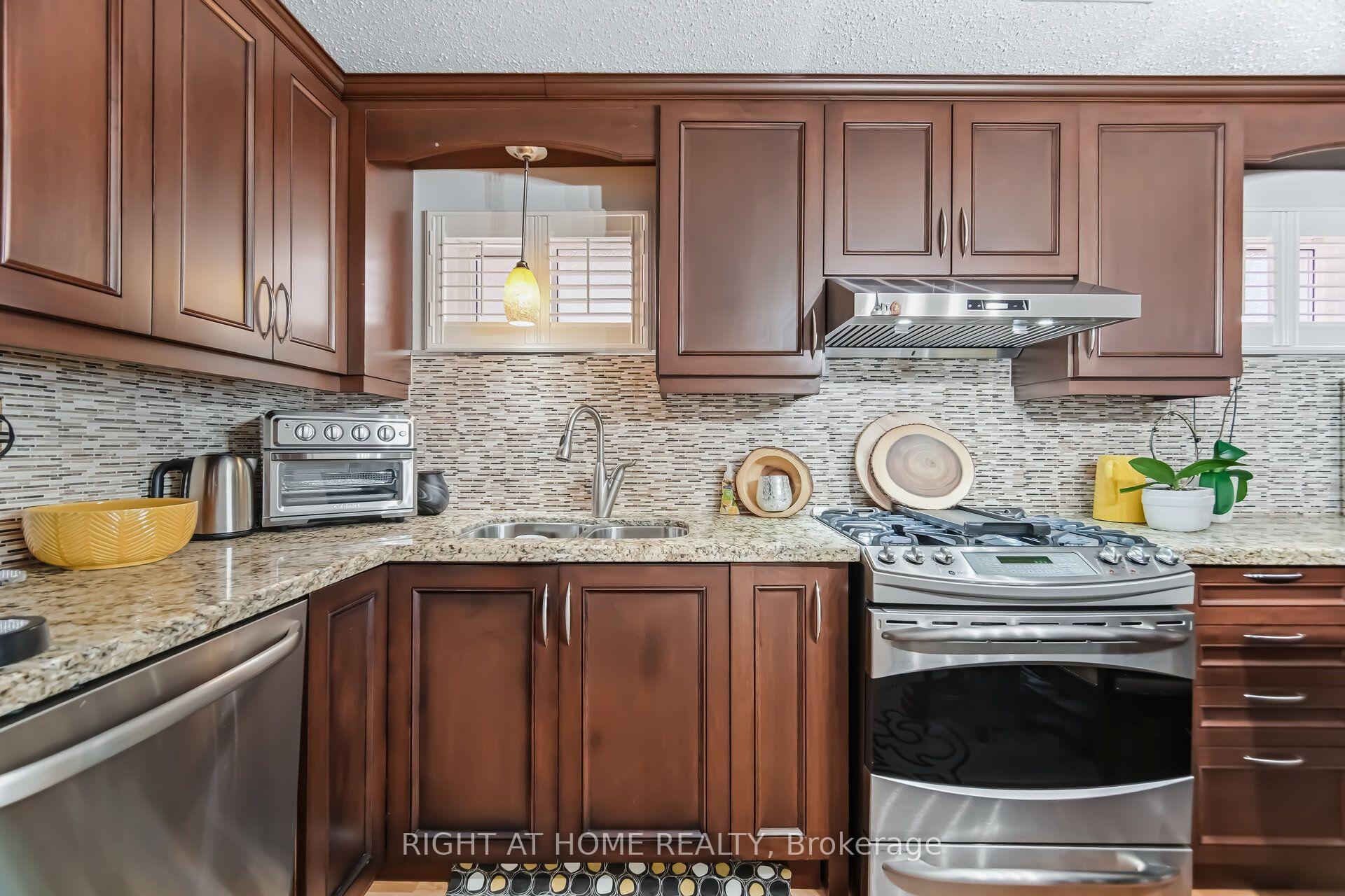 Photo 34 of 3938 Midhurst Lane, Mississauga, Rathwood — HOMEH