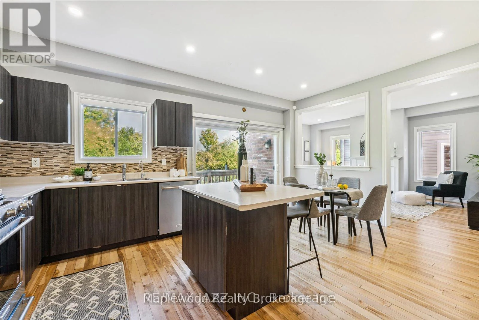 Photo 4 of Unit MAIN, 39 Kilpatrick Court, Clarington, Bowmanville — HOMEH