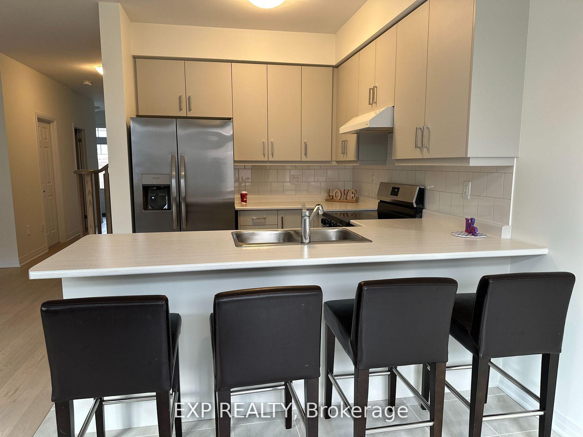 Photo 11 of 129 Masters Street, Welland, Dain City — HOMEH