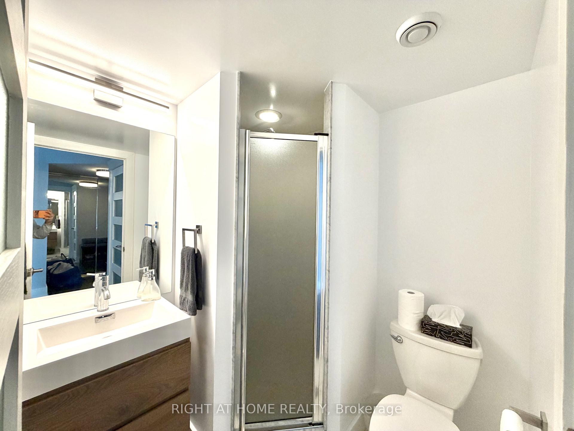 Photo 4 of Unit 2910, 30 Grand Trunk Crescent, Toronto, Waterfront Communities — HOMEH