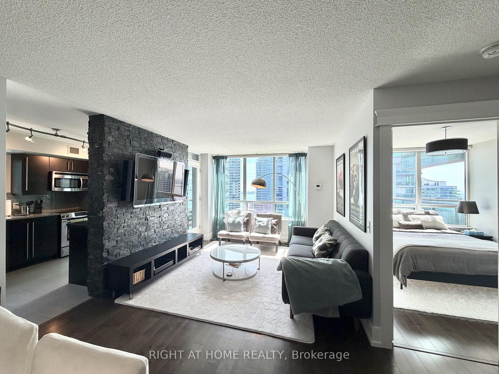 Photo 7 of Unit 2910, 30 Grand Trunk Crescent, Toronto, Waterfront Communities — HOMEH