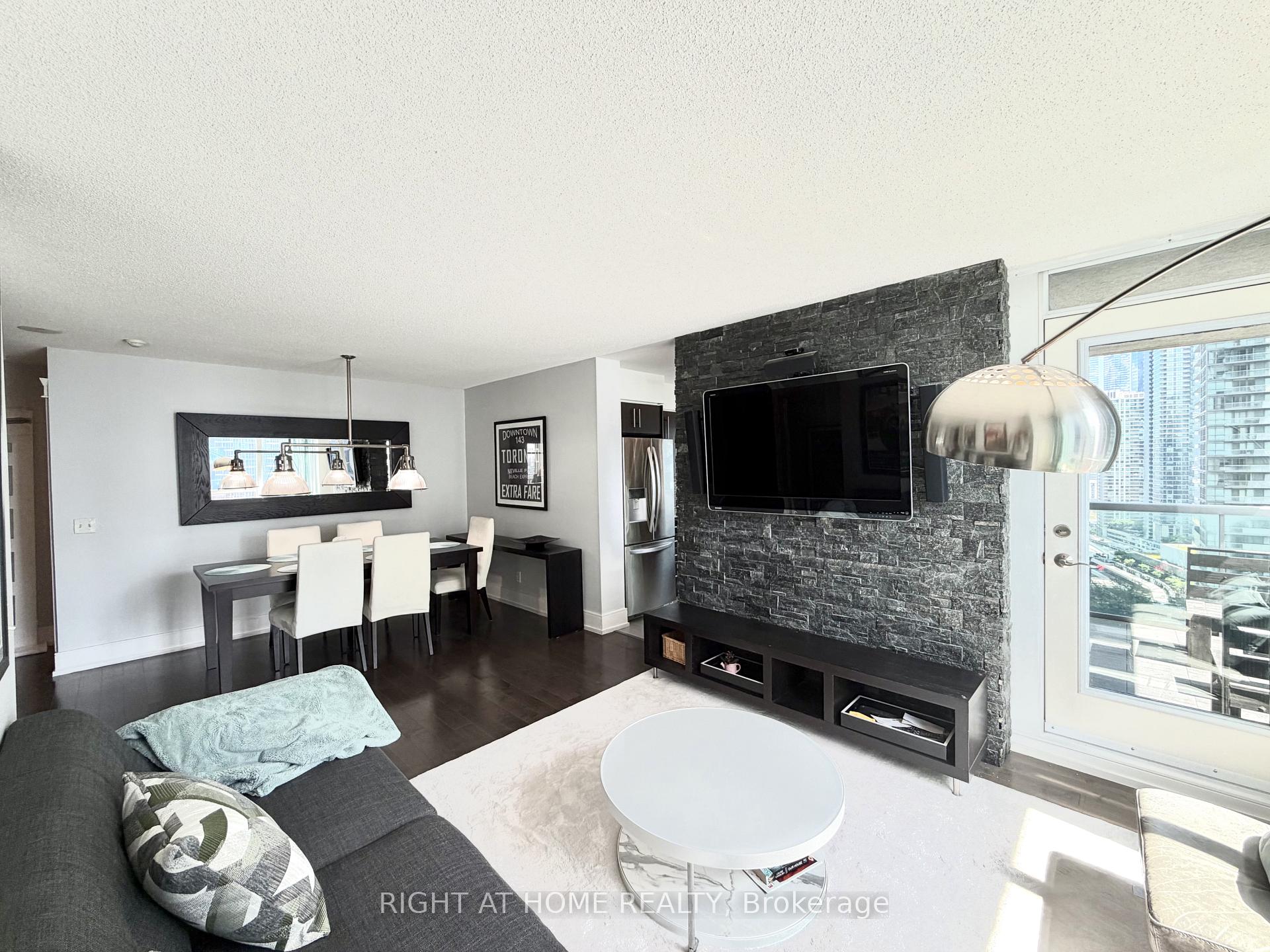 Photo 8 of Unit 2910, 30 Grand Trunk Crescent, Toronto, Waterfront Communities — HOMEH