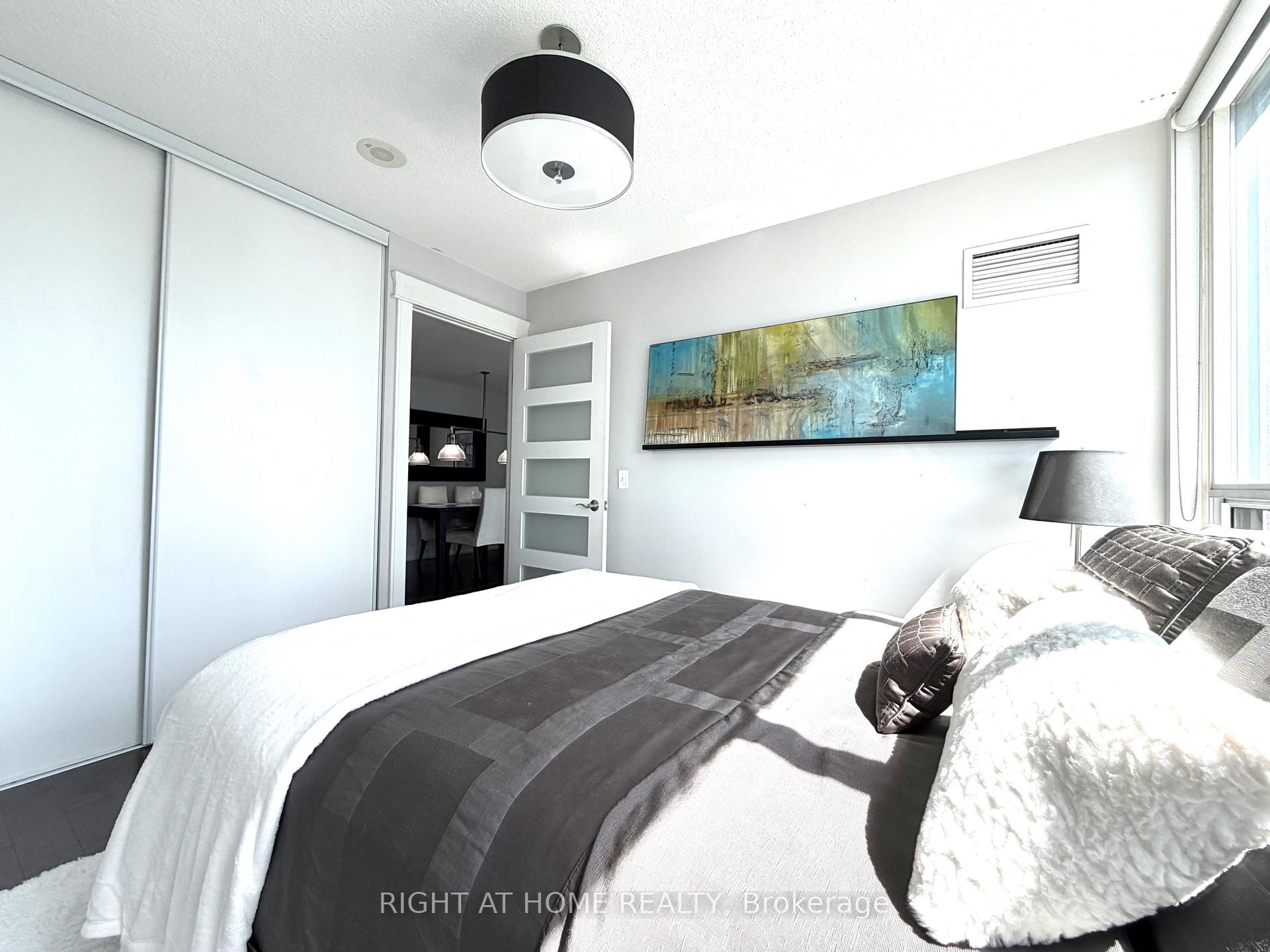 Photo 12 of Unit 2910, 30 Grand Trunk Crescent, Toronto, Waterfront Communities — HOMEH
