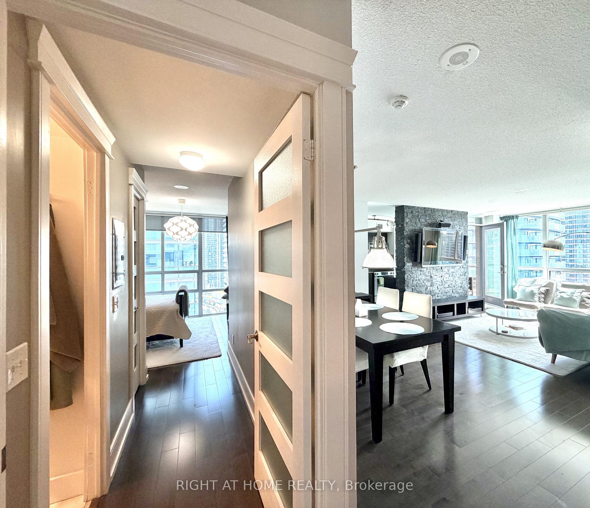 Photo 15 of Unit 2910, 30 Grand Trunk Crescent, Toronto, Waterfront Communities — HOMEH