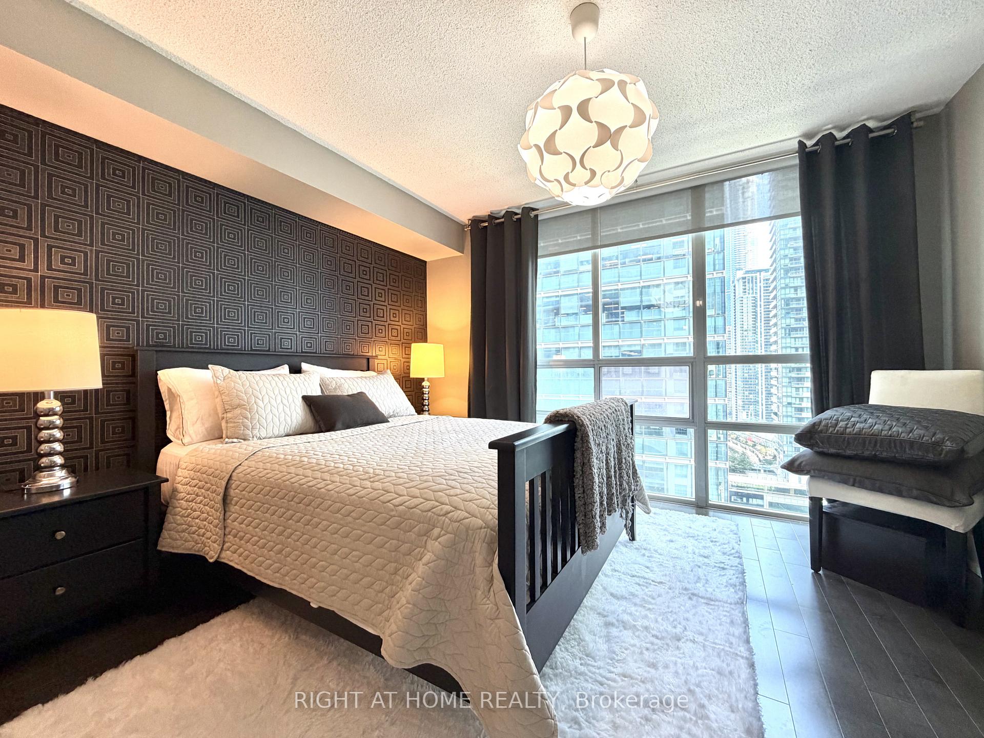 Photo 18 of Unit 2910, 30 Grand Trunk Crescent, Toronto, Waterfront Communities — HOMEH