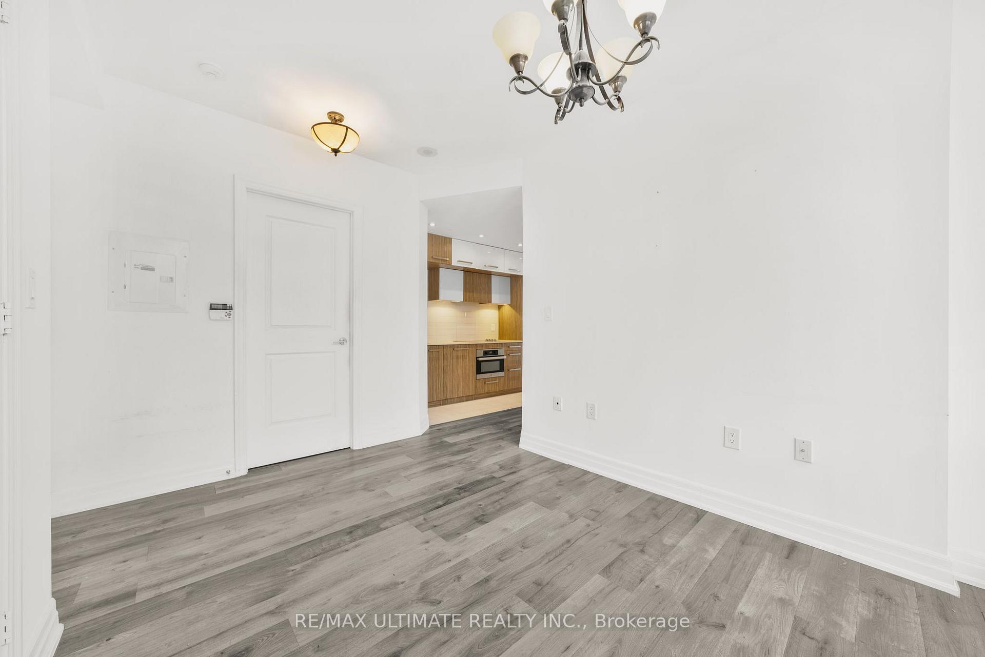 Photo 3 of Unit 506, 8 The Esplanade Street, Toronto, Waterfront Communities — HOMEH