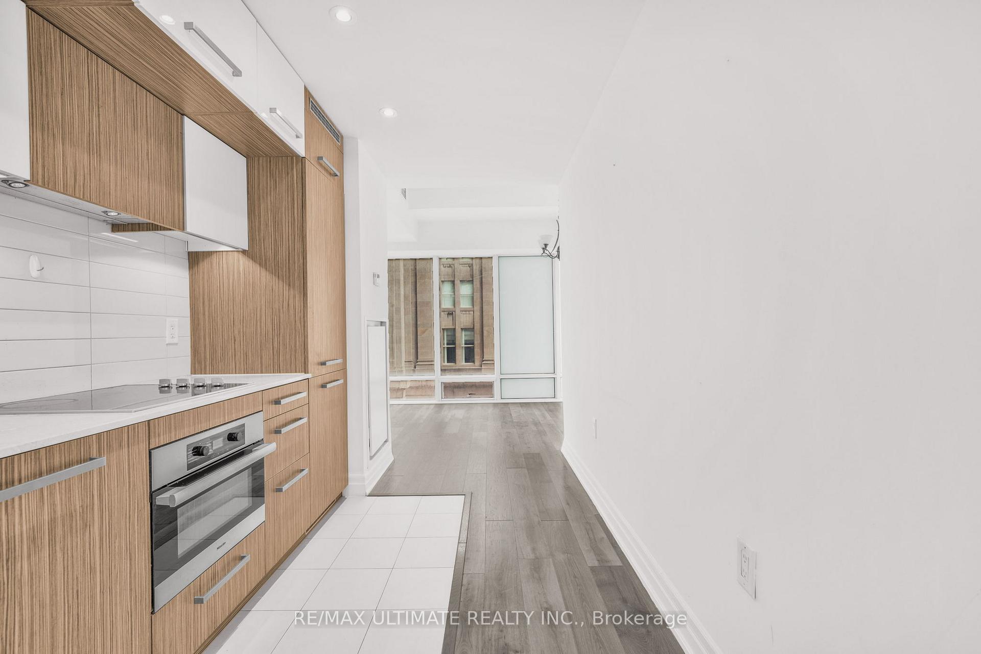 Photo 8 of Unit 506, 8 The Esplanade Street, Toronto, Waterfront Communities — HOMEH