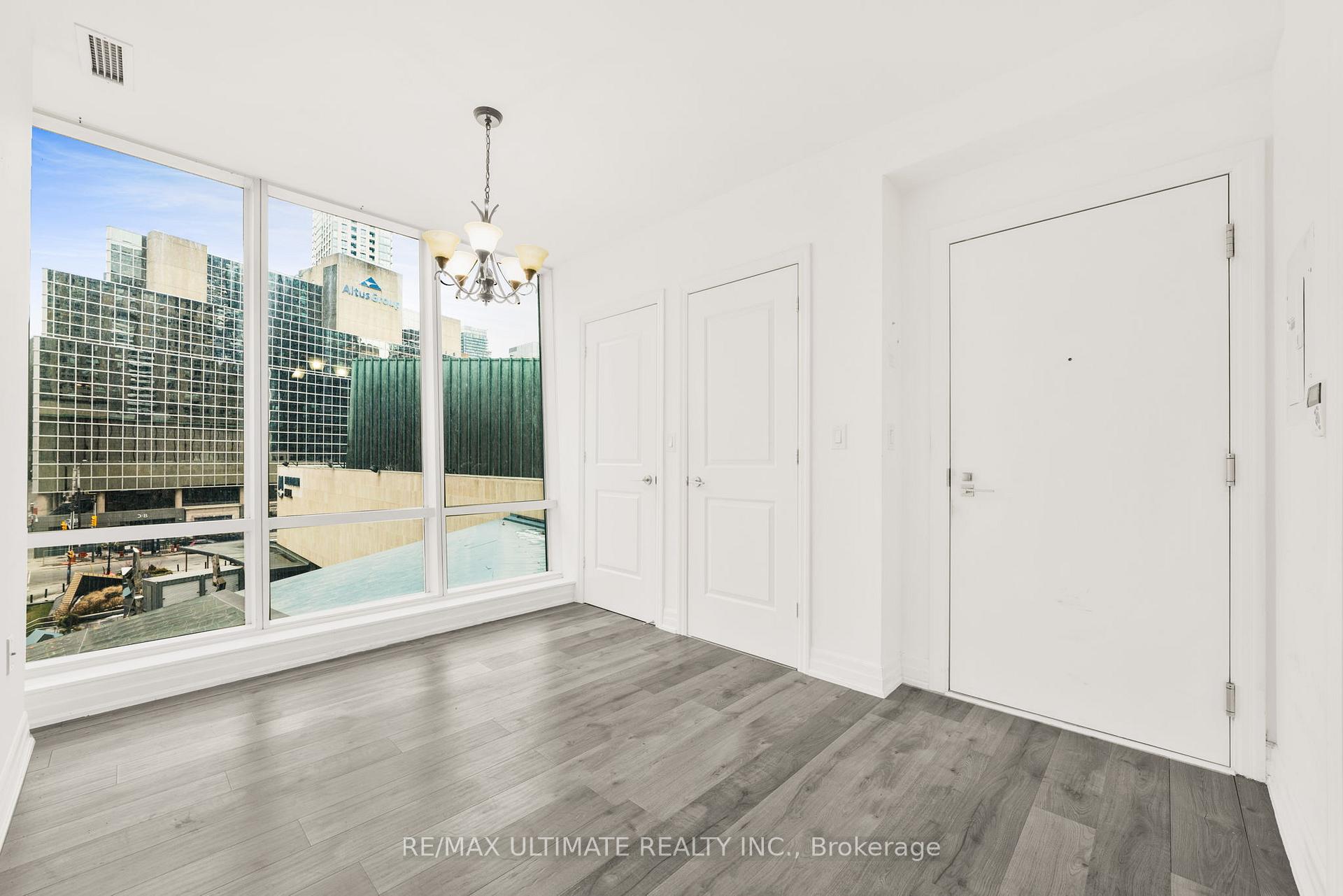Photo 10 of Unit 506, 8 The Esplanade Street, Toronto, Waterfront Communities — HOMEH