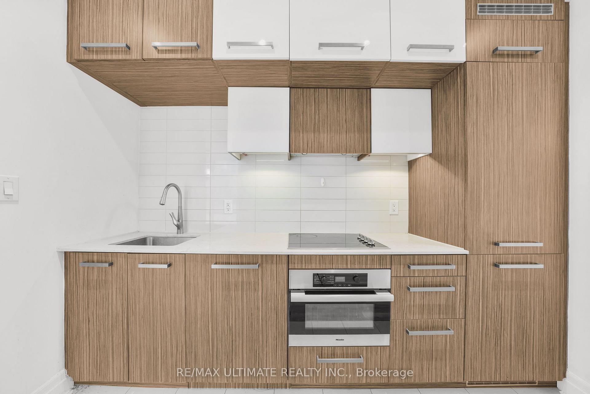 Photo 12 of Unit 506, 8 The Esplanade Street, Toronto, Waterfront Communities — HOMEH