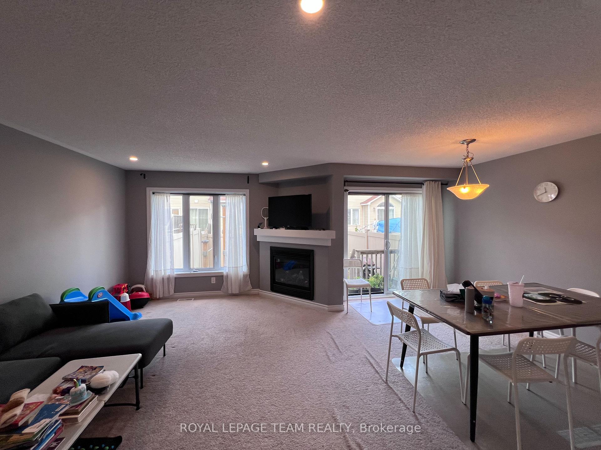 Photo 4 of 450 Silverstone Way, Ottawa, Barrhaven - Strandherd — HOMEH