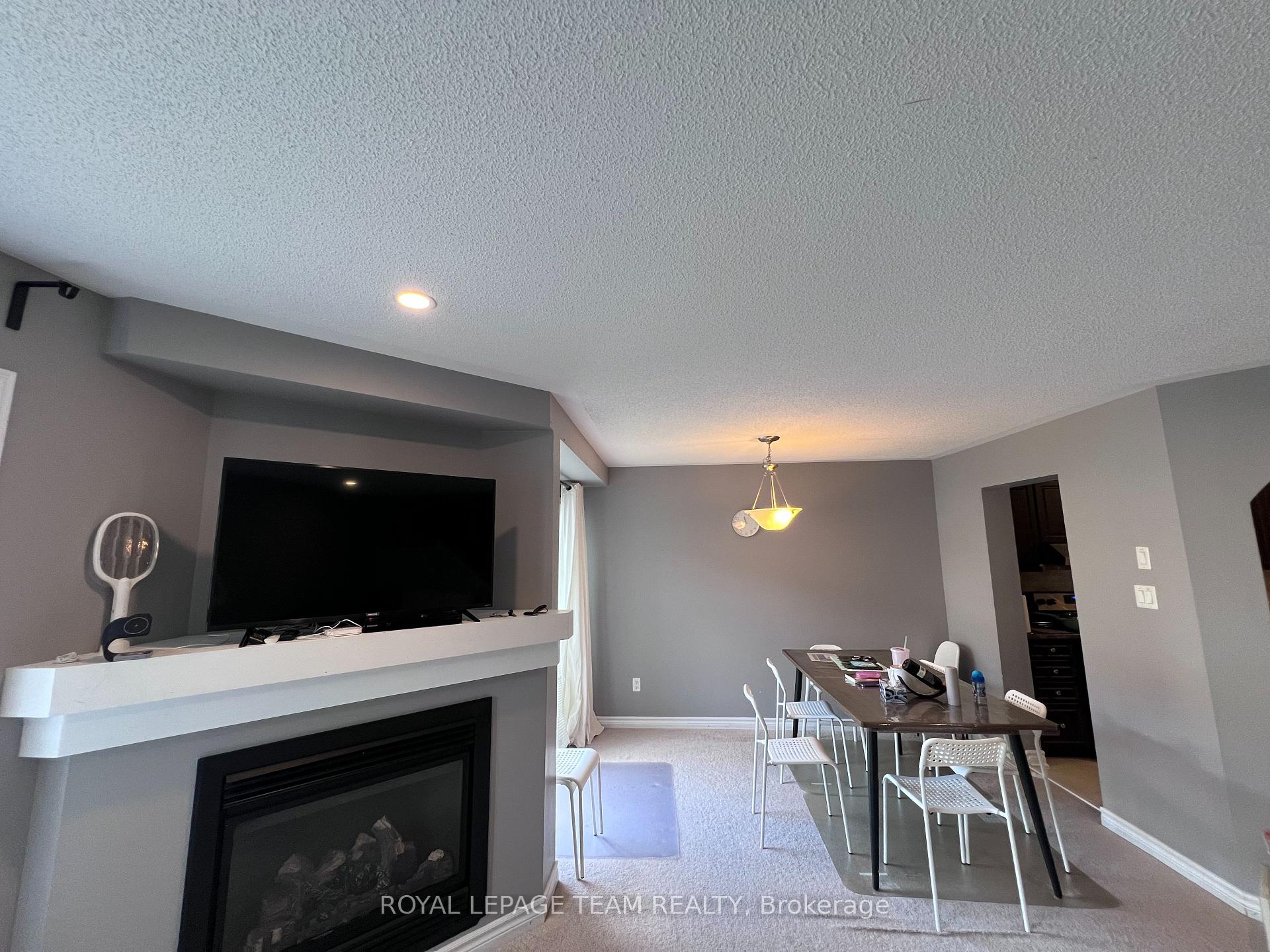 Photo 5 of 450 Silverstone Way, Ottawa, Barrhaven - Strandherd — HOMEH