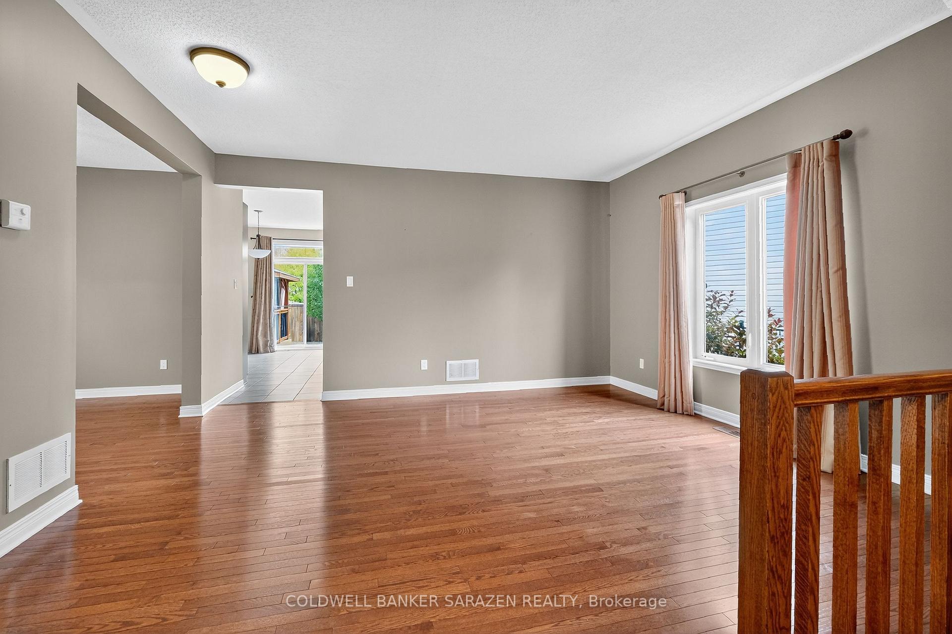 Photo 8 of 372 Antigonish Avenue, Ottawa, Springridge/East Village — HOMEH