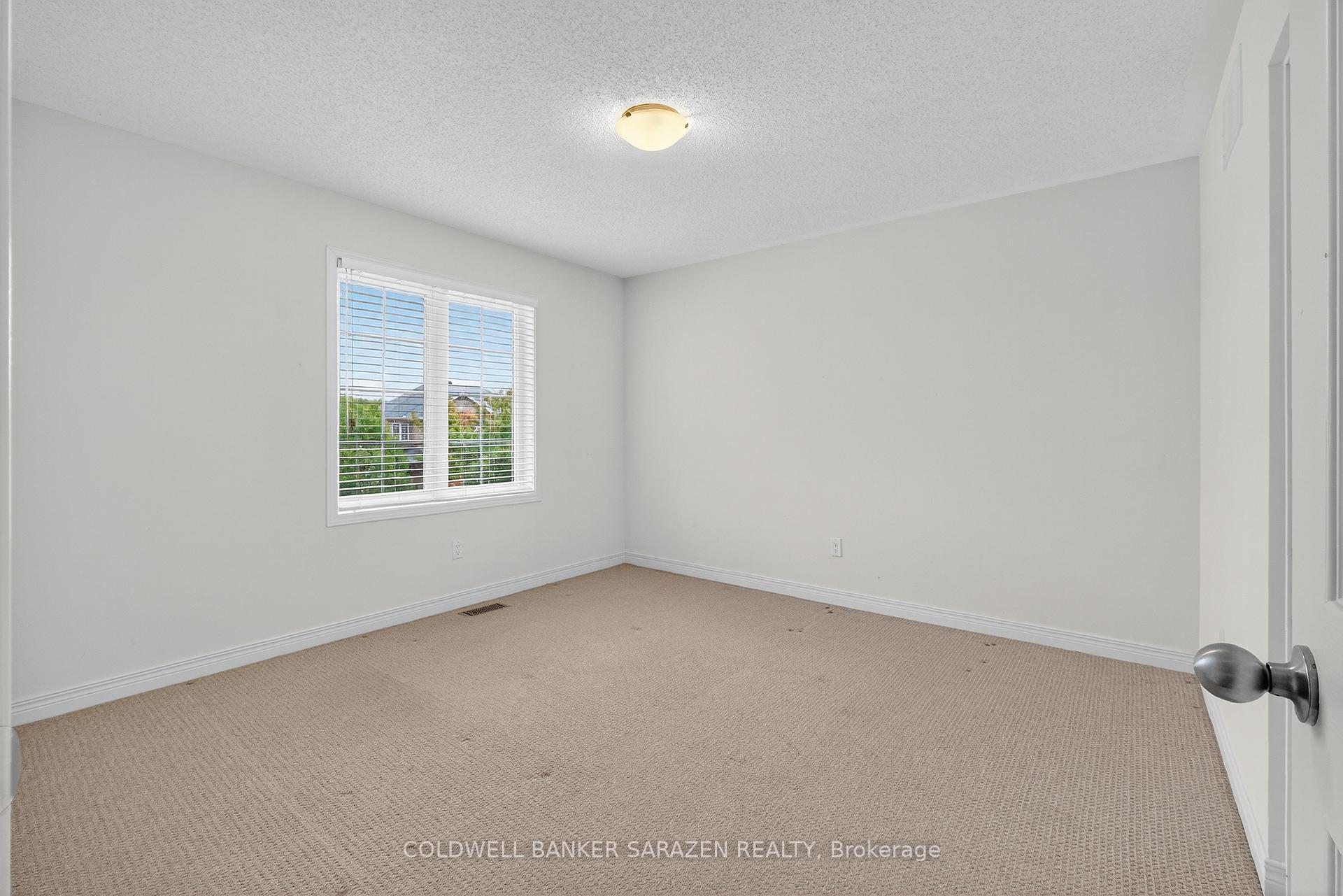 Photo 23 of 372 Antigonish Avenue, Ottawa, Springridge/East Village — HOMEH